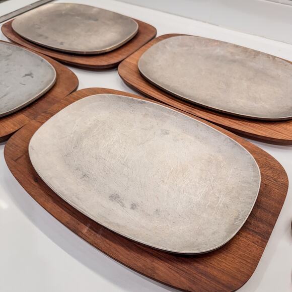 Set of 4-1960s MCM Gladmark of Burbank CA-Sizzler Plate Sets-Teak and Aluminum - Picture 1 of 9